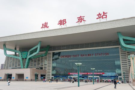 นั่งรถไฟความเร็วสูงจากเฉิงตูครั้งแรก? อ่านจบ จองตั๋วเป็น ขึ้นรถได้ทันที ✨